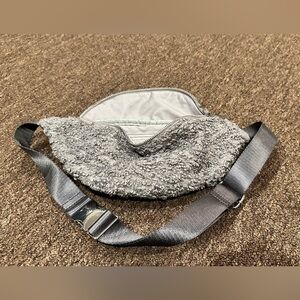 EUC Women’s INC Grey silver money belt Danny pack bag faux fur soft casual